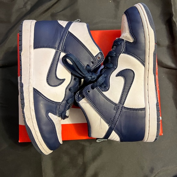 Nike Dunk High - Picture 3 of 5